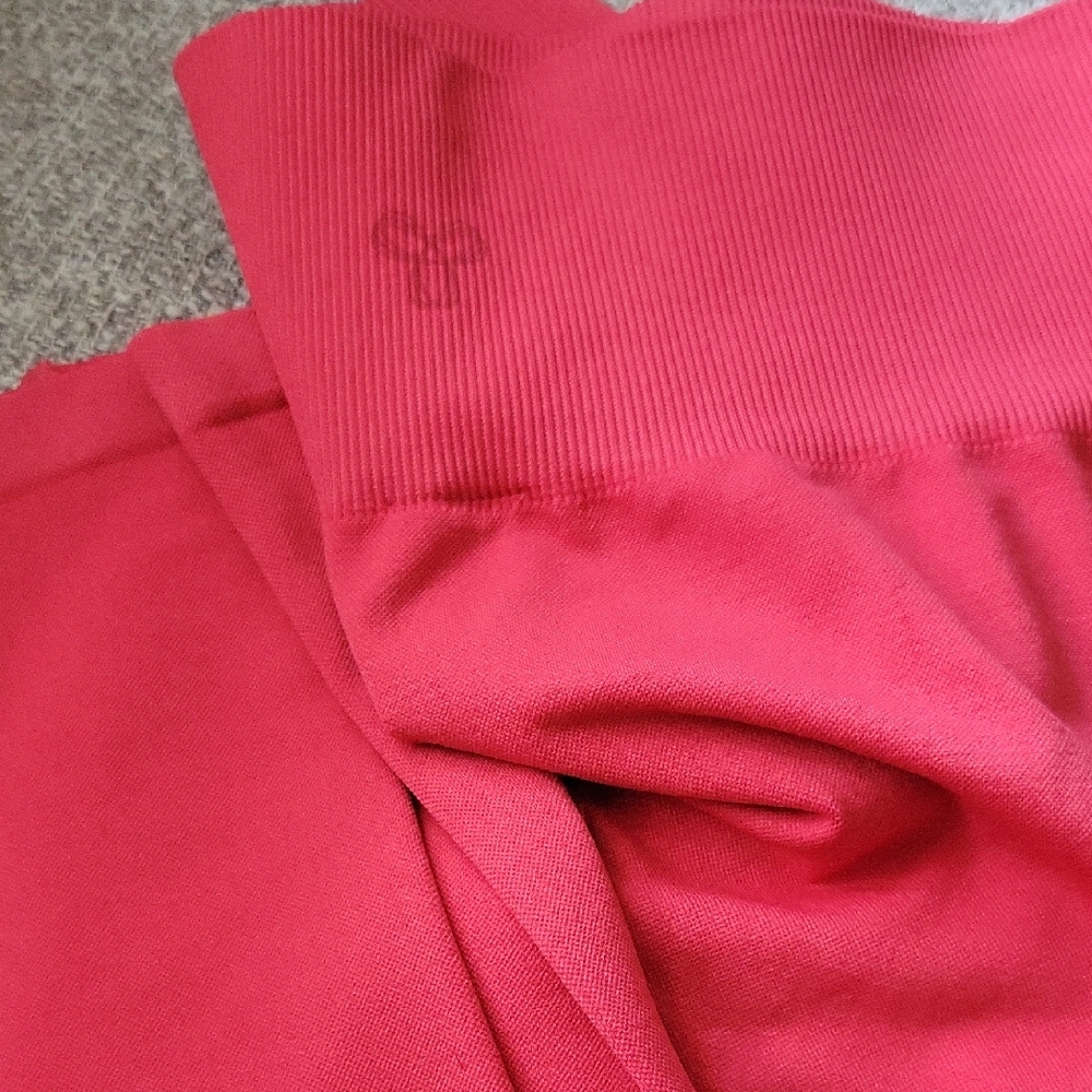 TNA Leggings